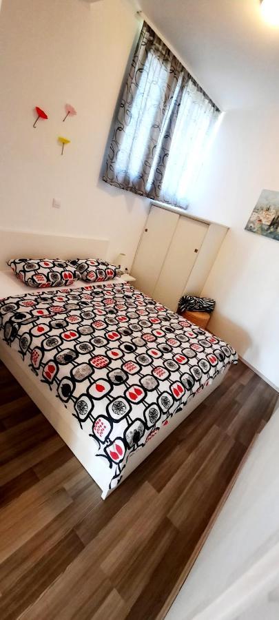 Apartments Marita Стон Екстериор снимка