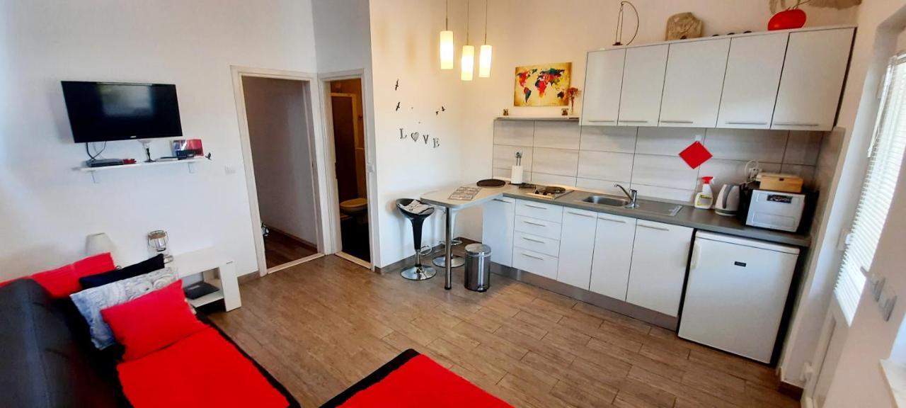 Apartments Marita Стон Екстериор снимка